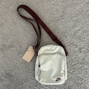 Nike Heritage Crossbody Bag
